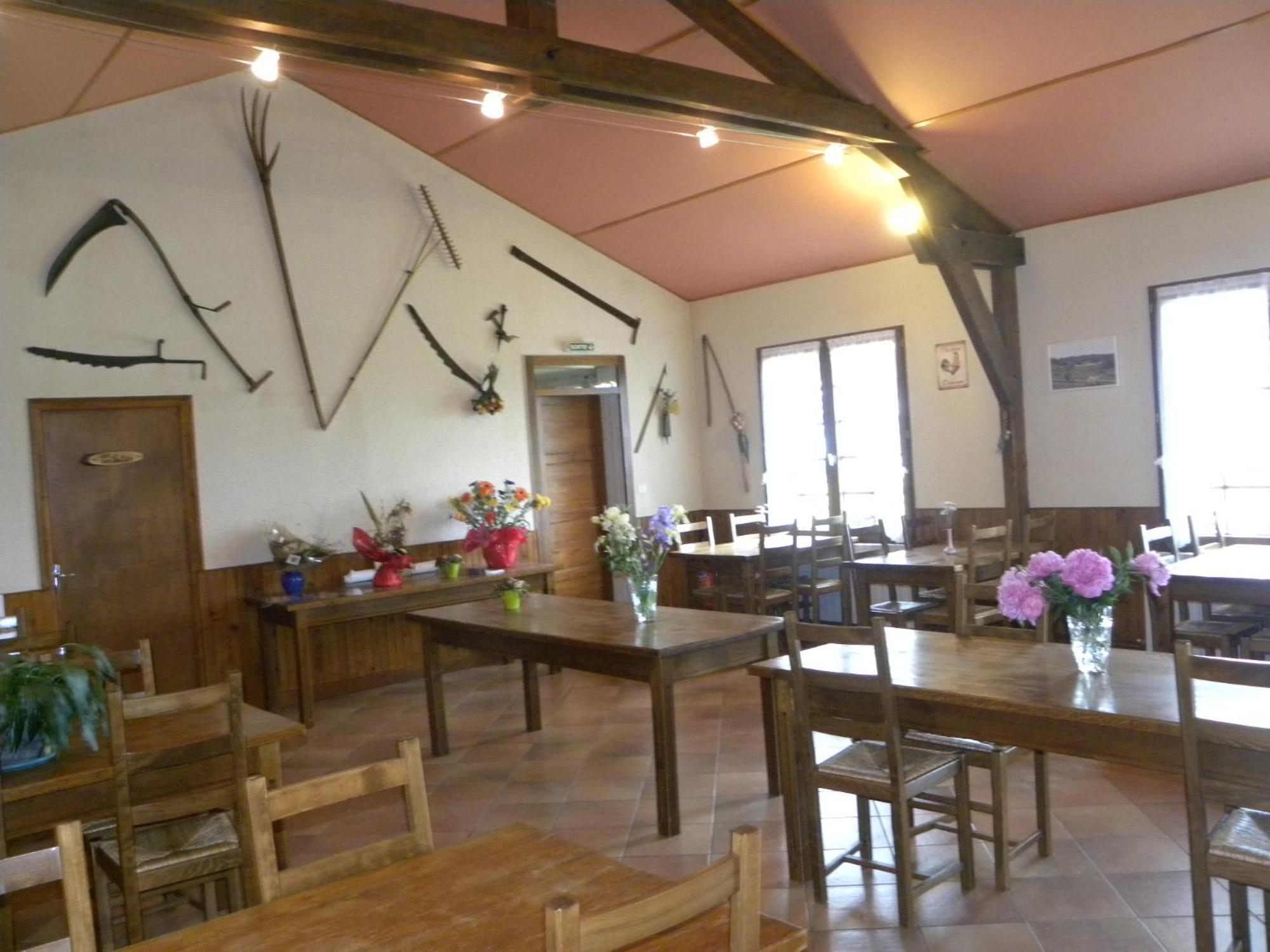 Ruynes-en-Margeride Auberge Les Volpilieres מראה חיצוני תמונה