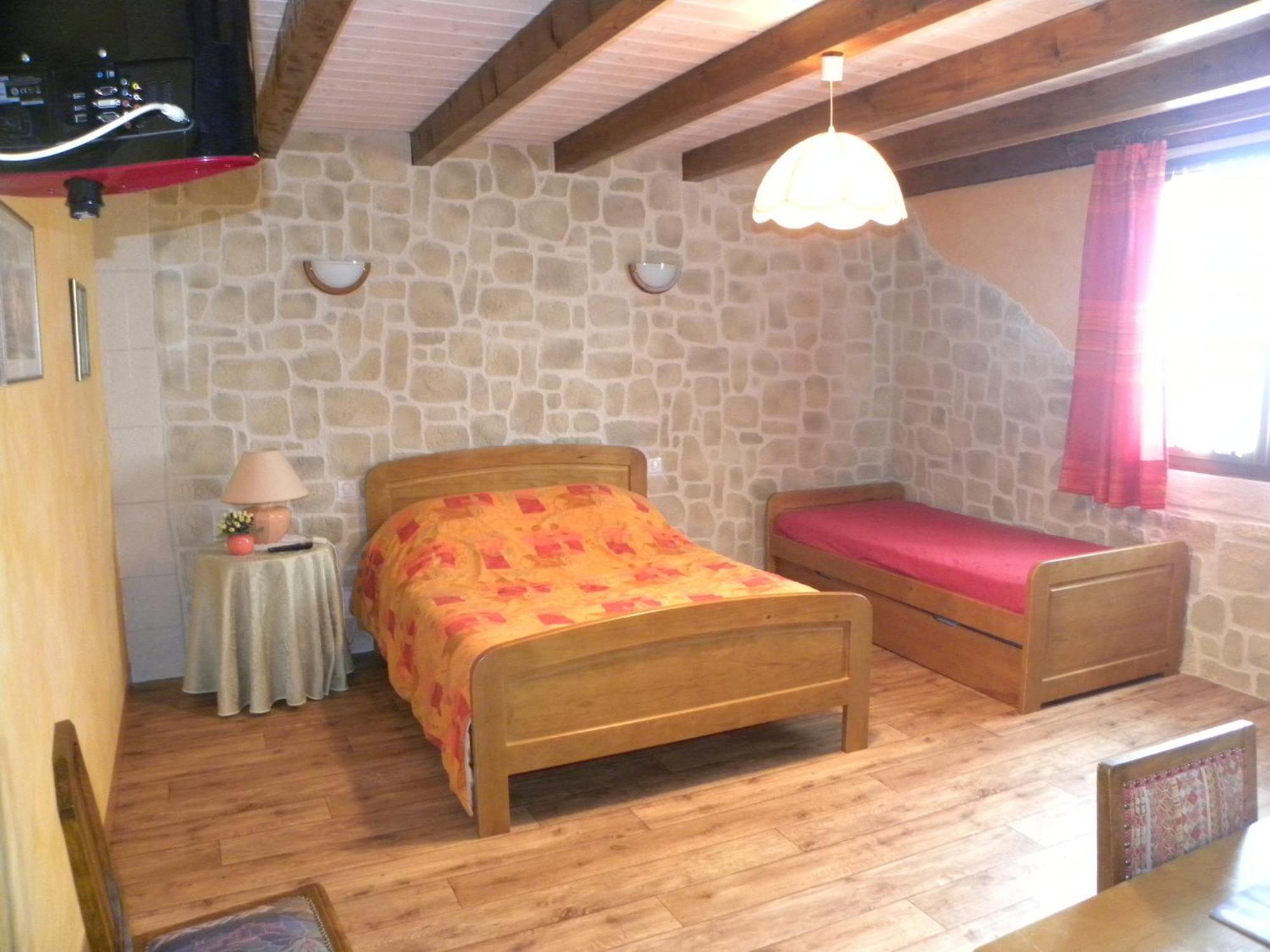 Ruynes-en-Margeride Auberge Les Volpilieres מראה חיצוני תמונה